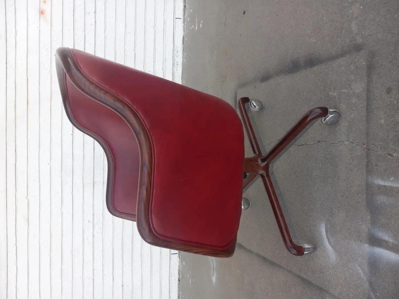 One Vintage Midcentury Ward Bennett Brickel Executive Chair