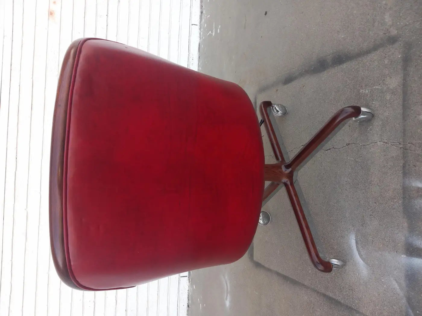 One Vintage Midcentury Ward Bennett Brickel Executive Chair