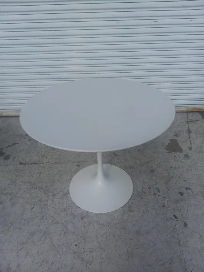 Knoll Saarinen Dining Table