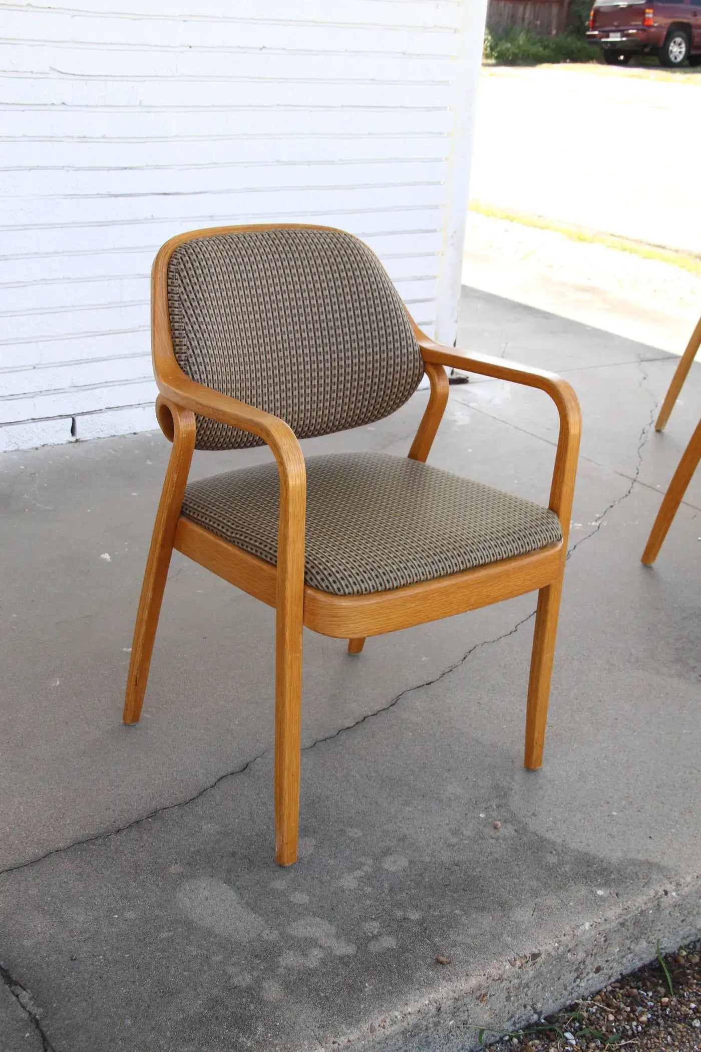 Pair Don Pettit for Knoll #1105 Armchairs