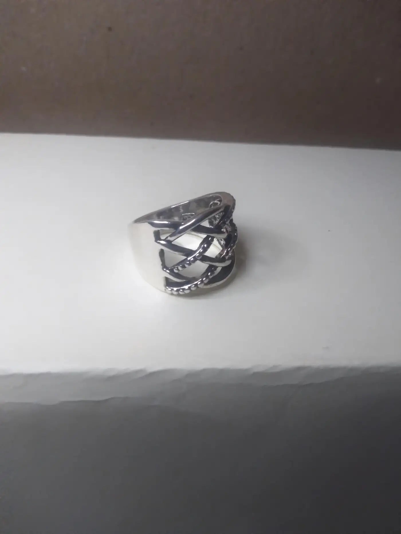 Beautiful Sterling Silver Woven Pattern Ring size 8