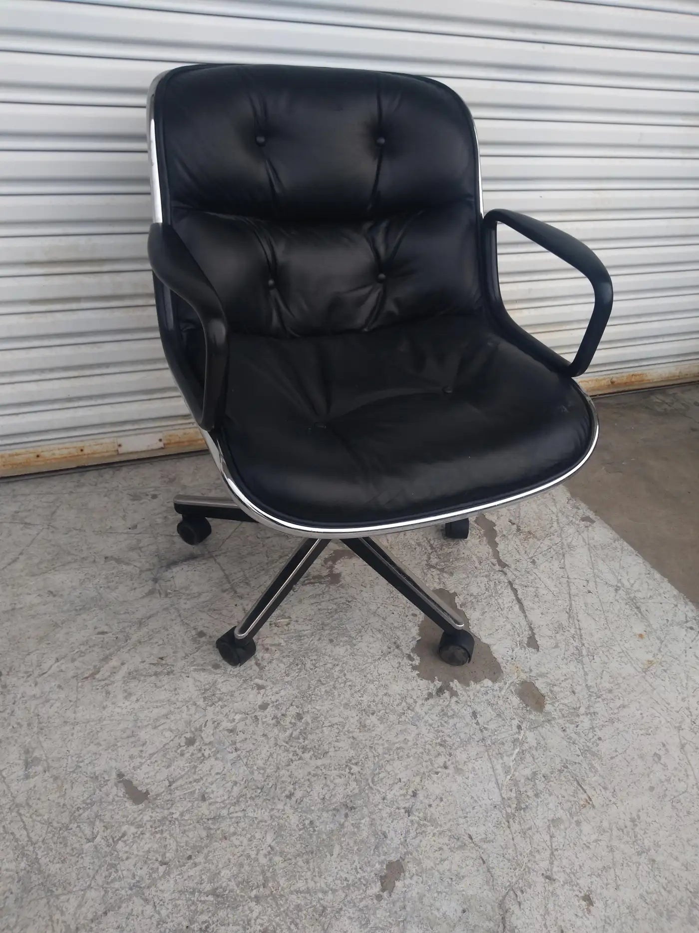 Charles Pollock Black Leather Executive Chair