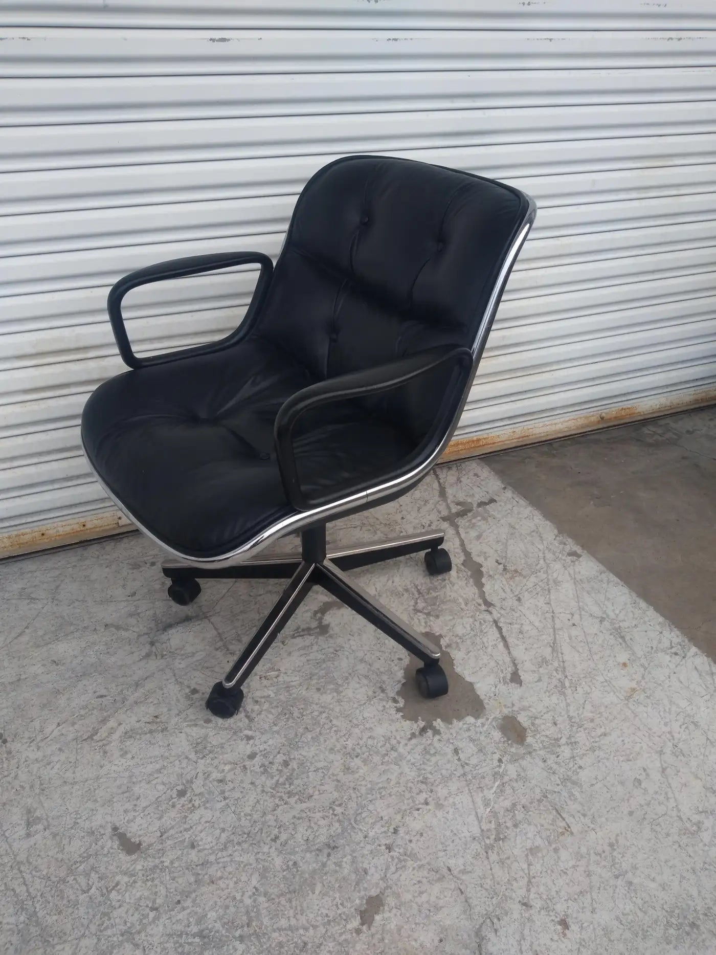 Charles Pollock Black Leather Executive Chair