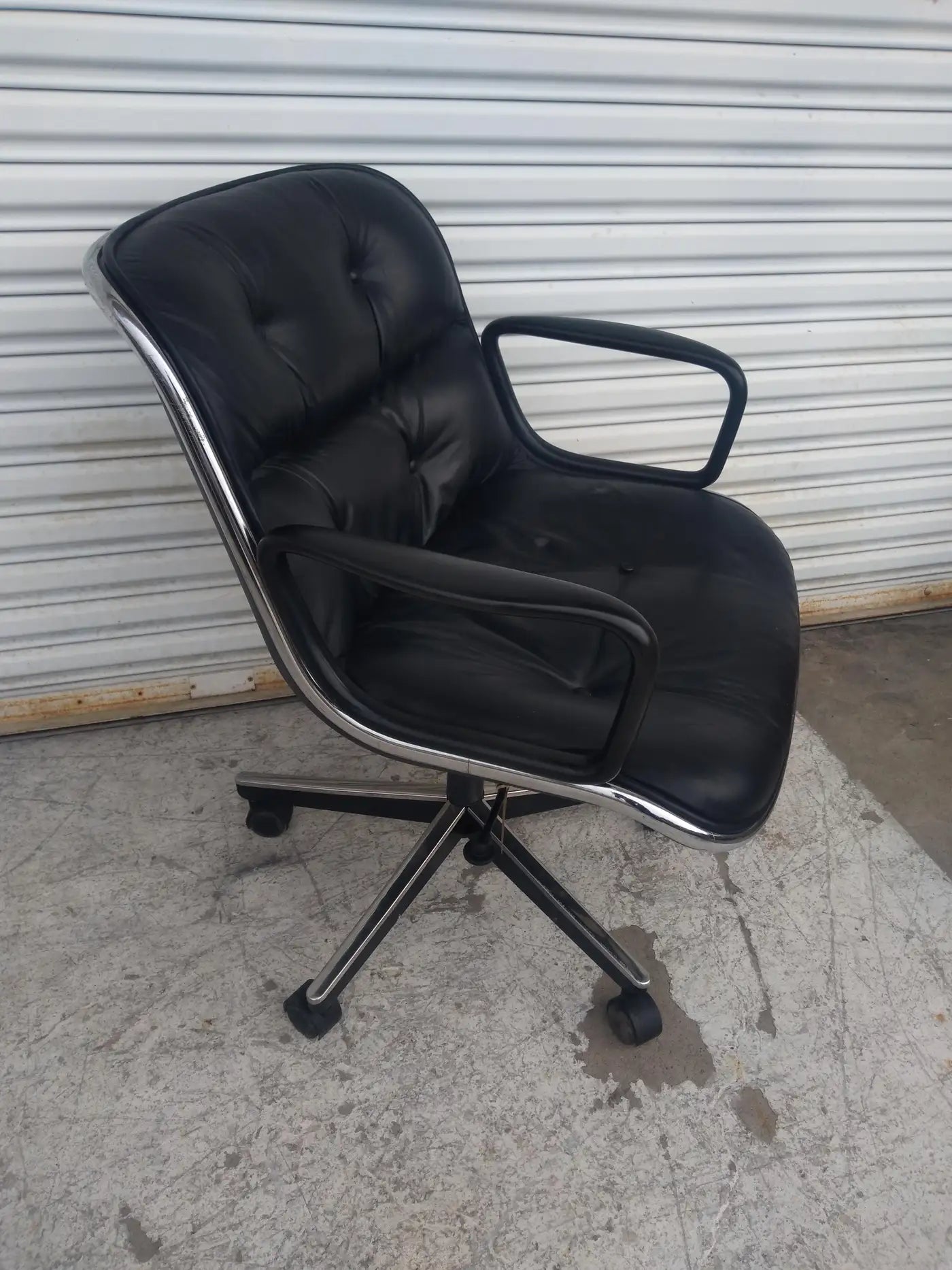 Charles Pollock Black Leather Executive Chair