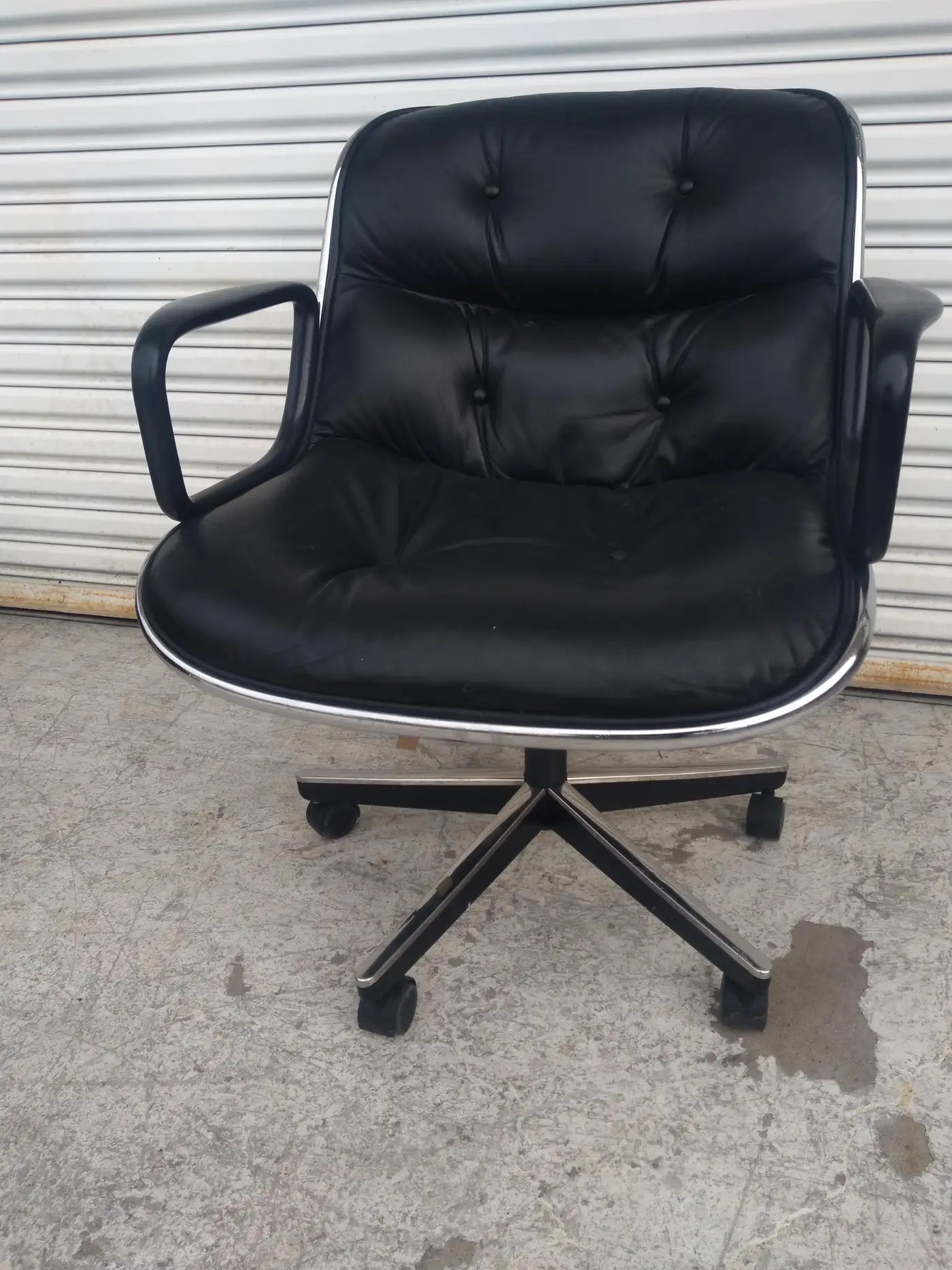 Charles Pollock Black Leather Executive Chair