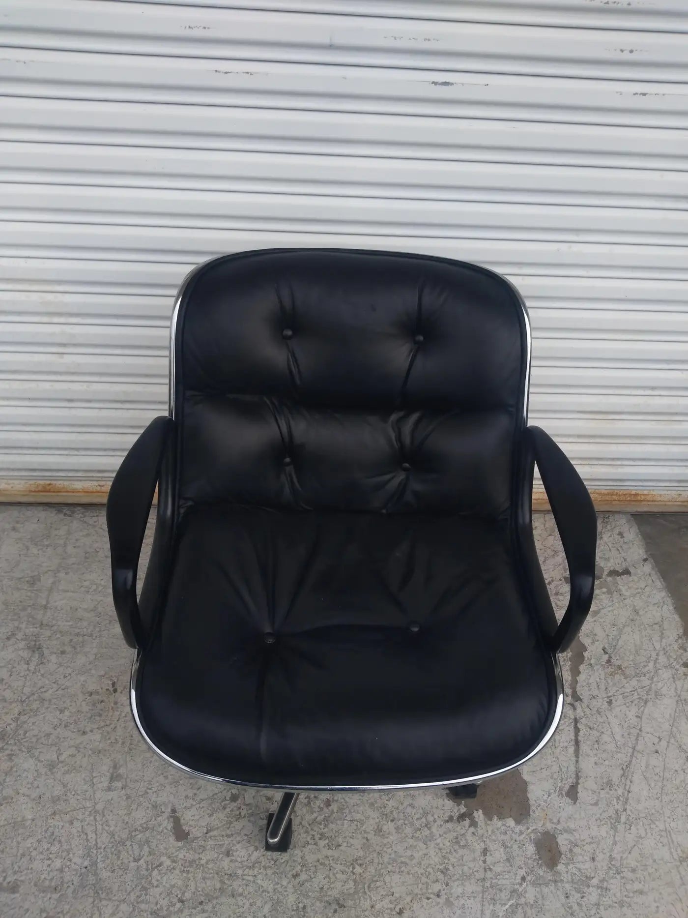 Charles Pollock Black Leather Executive Chair