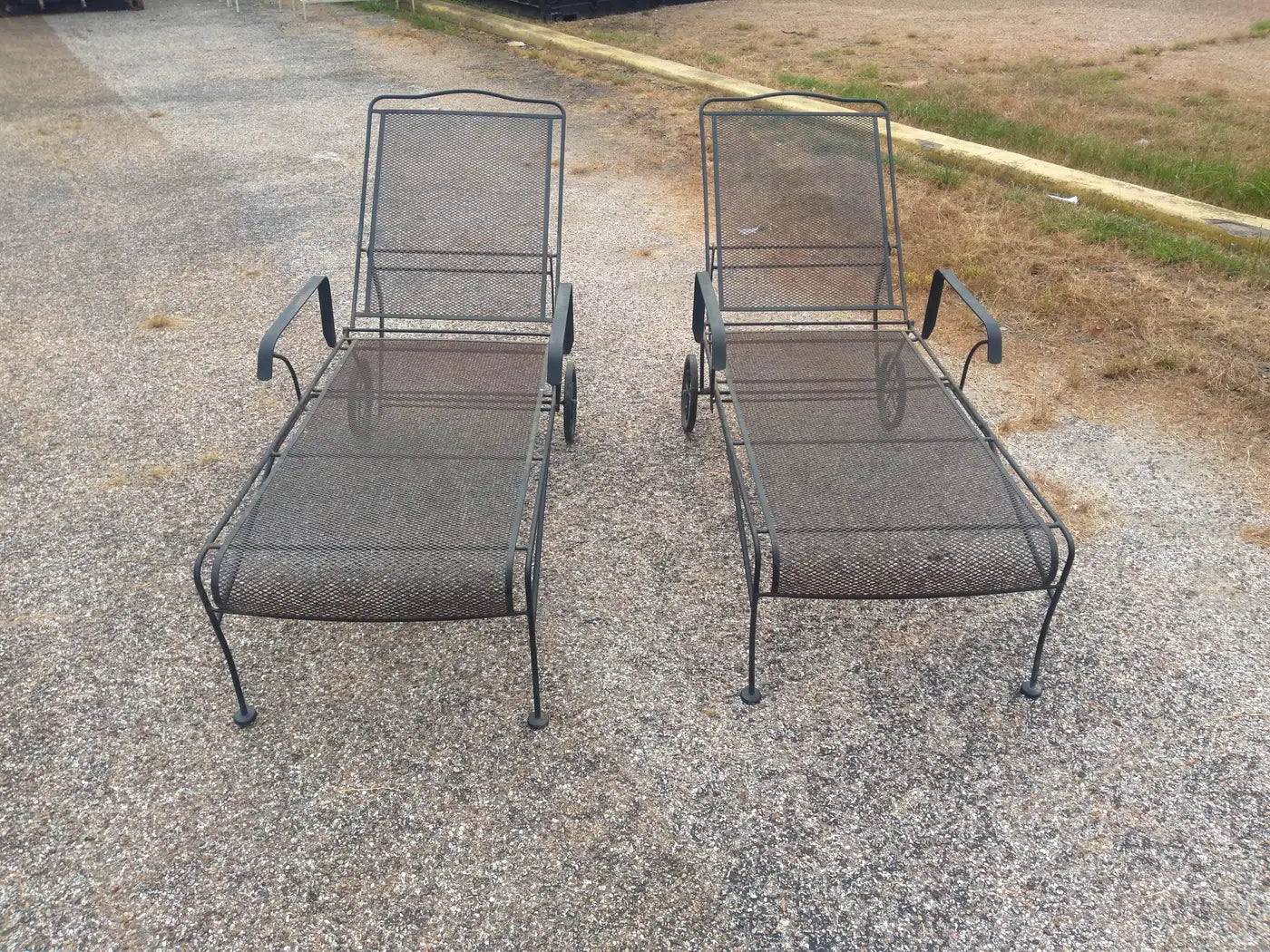 Pair of Russell Woodard Style Mesh Chaise Lounges