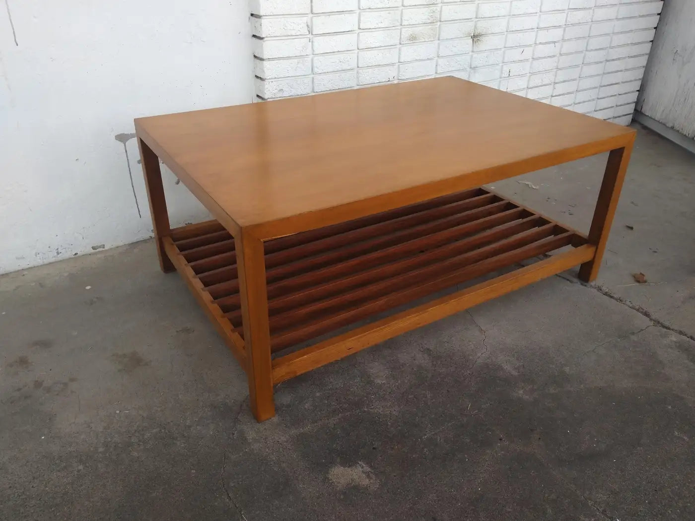 Lane Furniture Maple Coffee Table w/ Slatted shelf