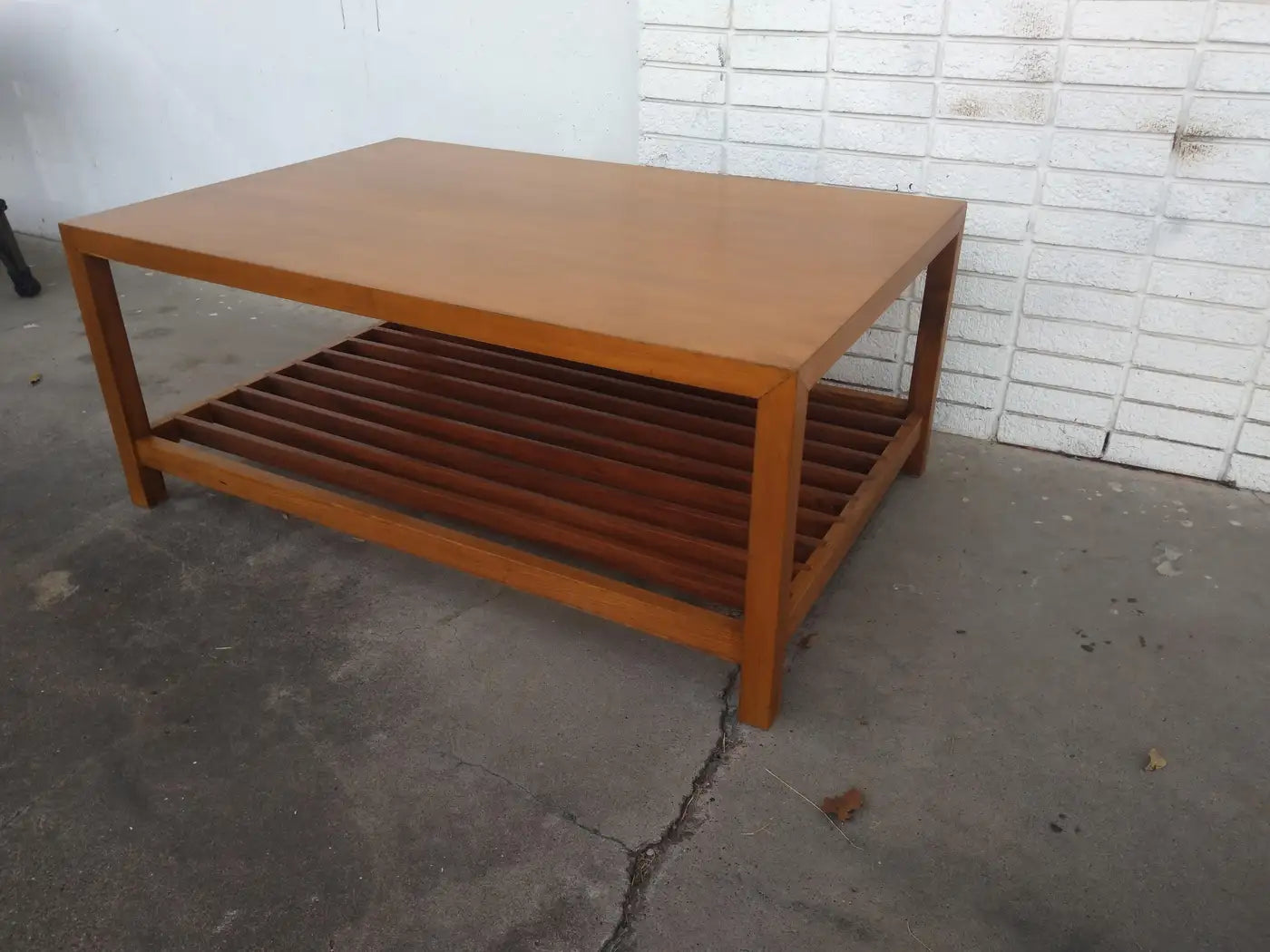 Lane Furniture Maple Coffee Table w/ Slatted shelf