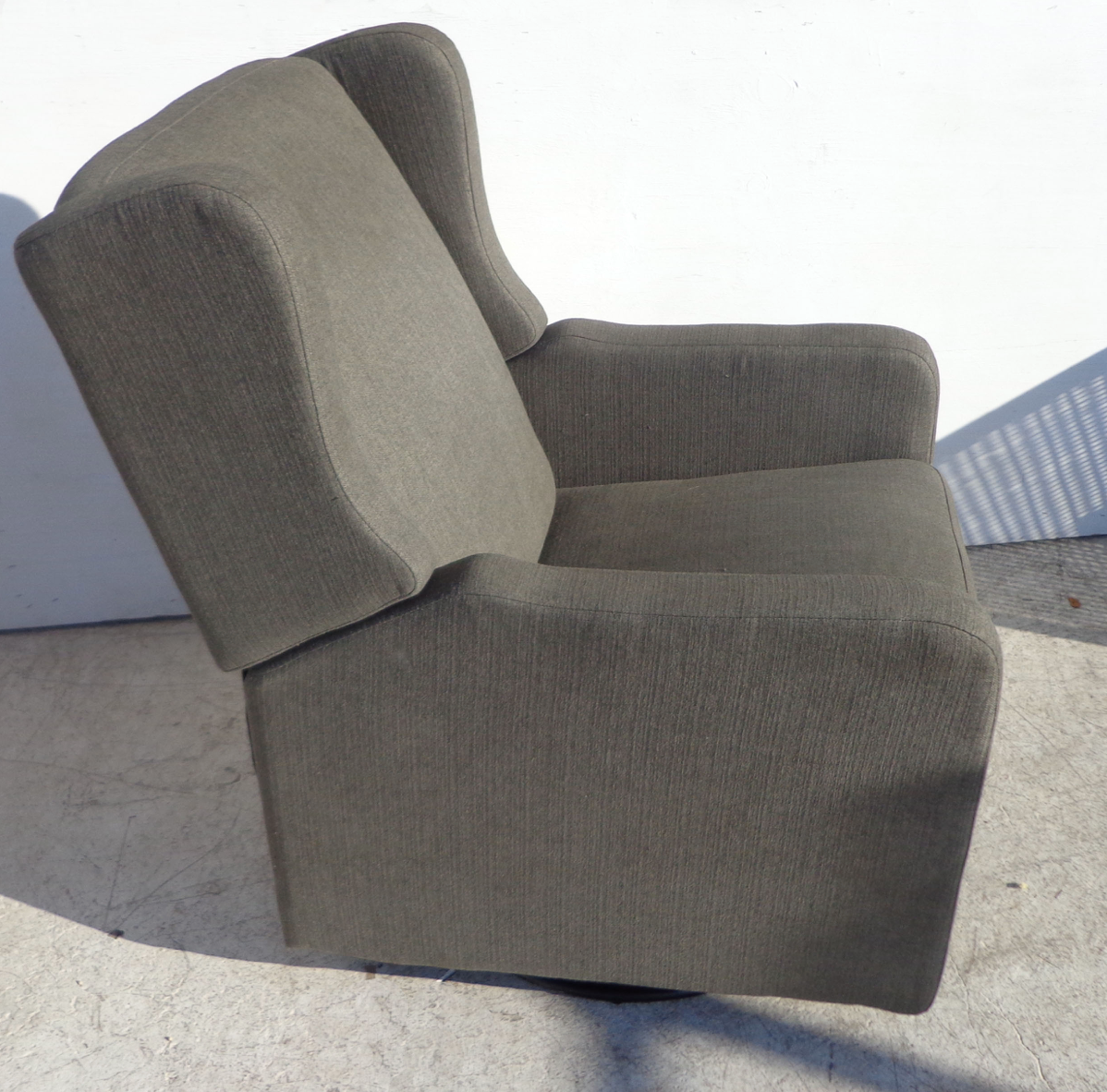 Rock and Spin Lounge Chair