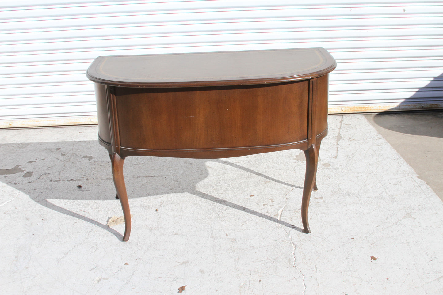 Sligh Walnut Curved Front Desk With Leather Top