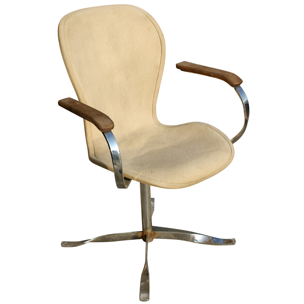 (1) Gideon Kramer Ion Arm Chair American Desk Co (MR9987)