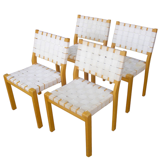 Set of Four Vintage Stackable 611 Chairs Designed by Alvar Aalto for Artek