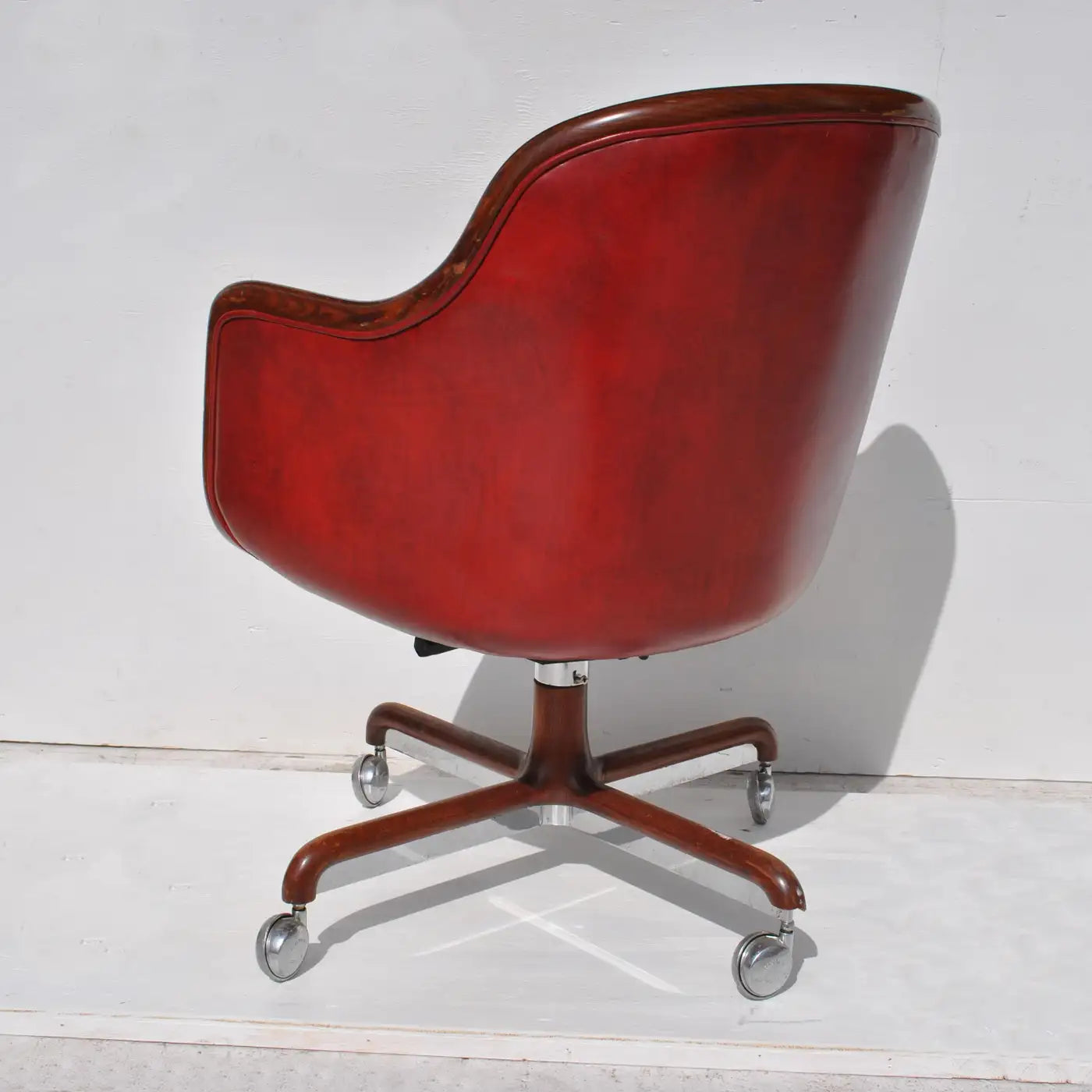 One Vintage Midcentury Ward Bennett Brickel Executive Chair