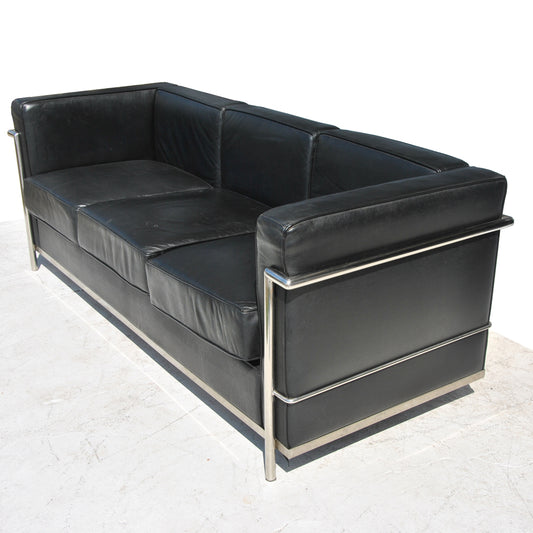 Tubular Chrome Black Sofa In The Style of Le Corbusier LC2