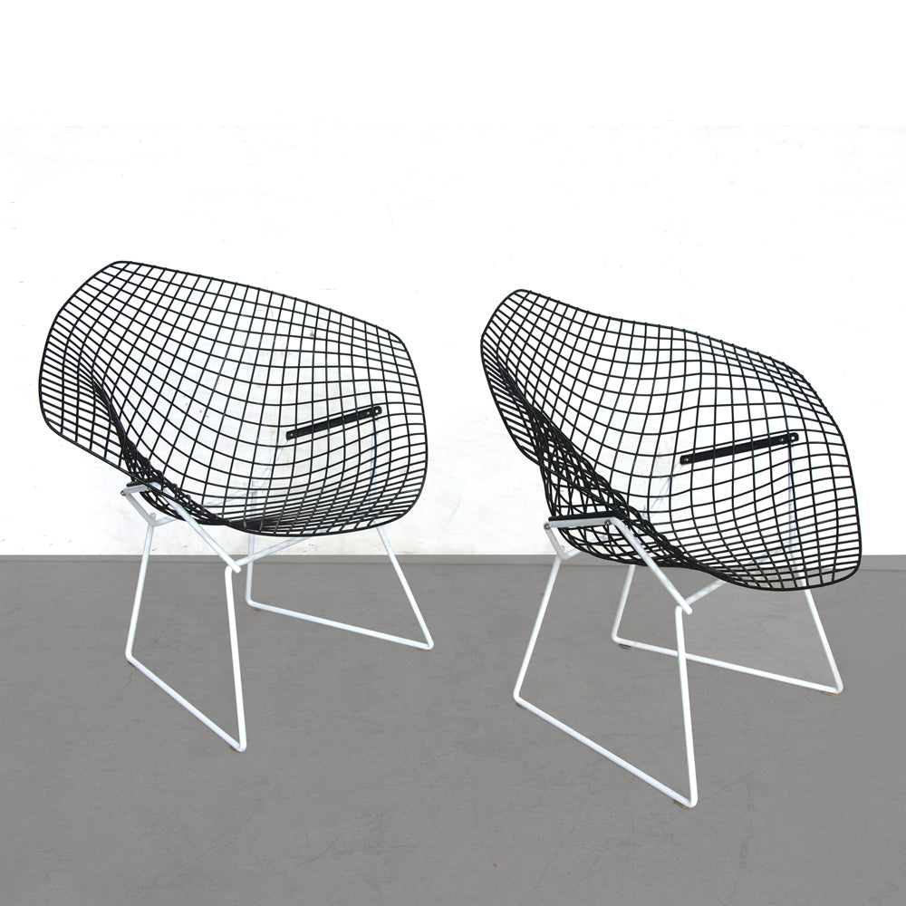 Bertoia Two-Tone Diamond Lounge Chair from Knoll, featuring a striking interplay of materials, sculptural form, and ergonomic design that seamlessly blends aesthetics with comfort.