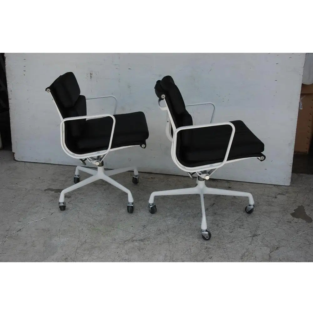 Pair of Herman Miller Chair by Eames