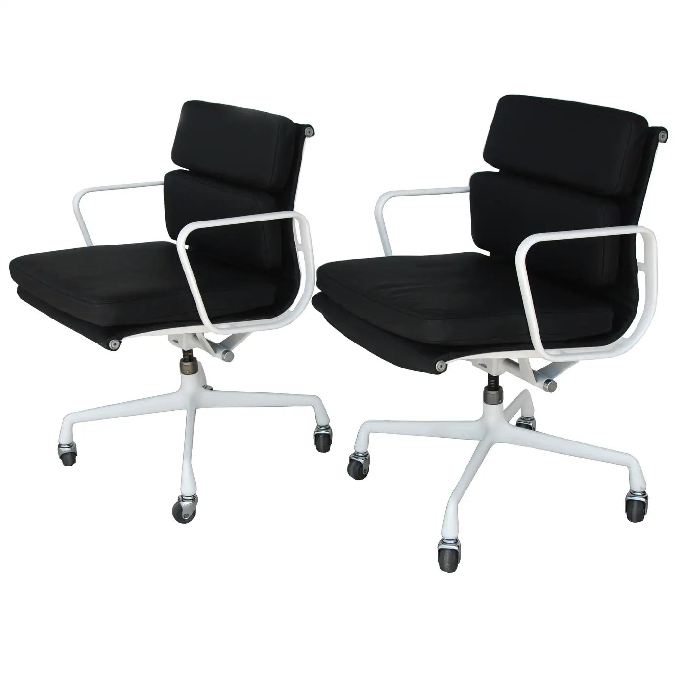 Pair of Herman Miller Chair by Eames