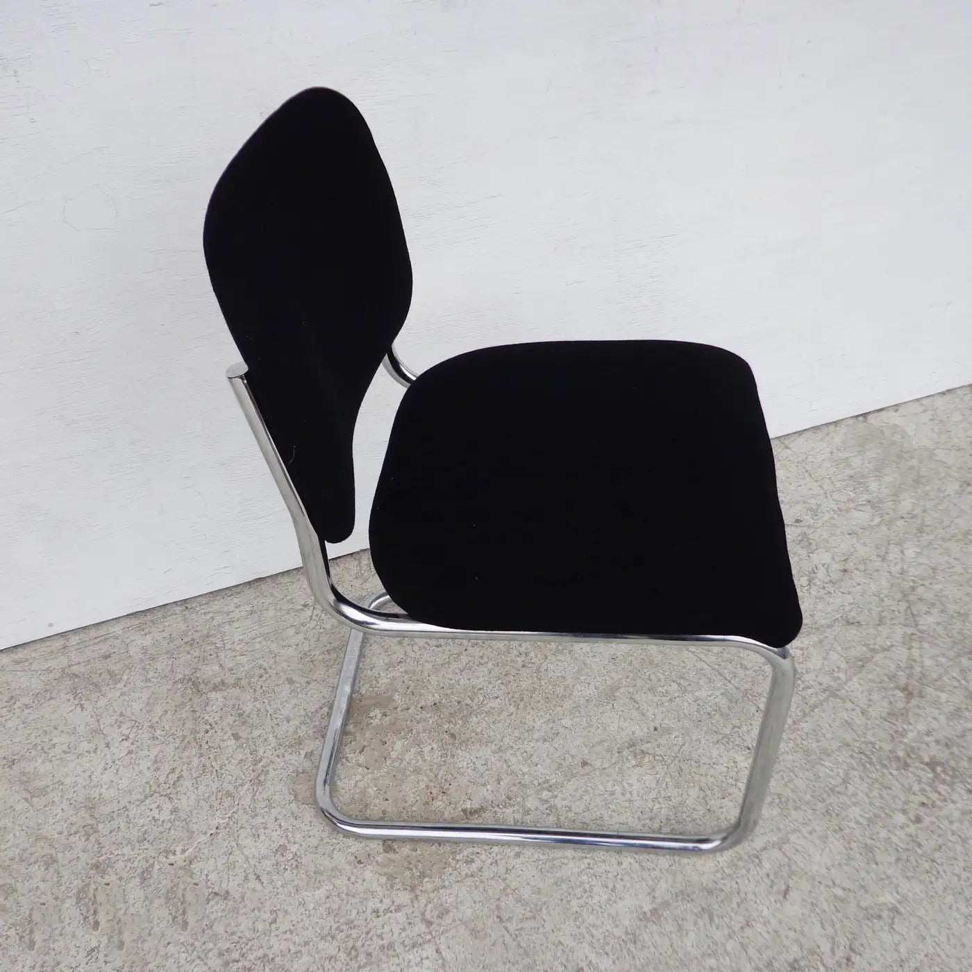 S 32 Cantilever Thonet Side Chair