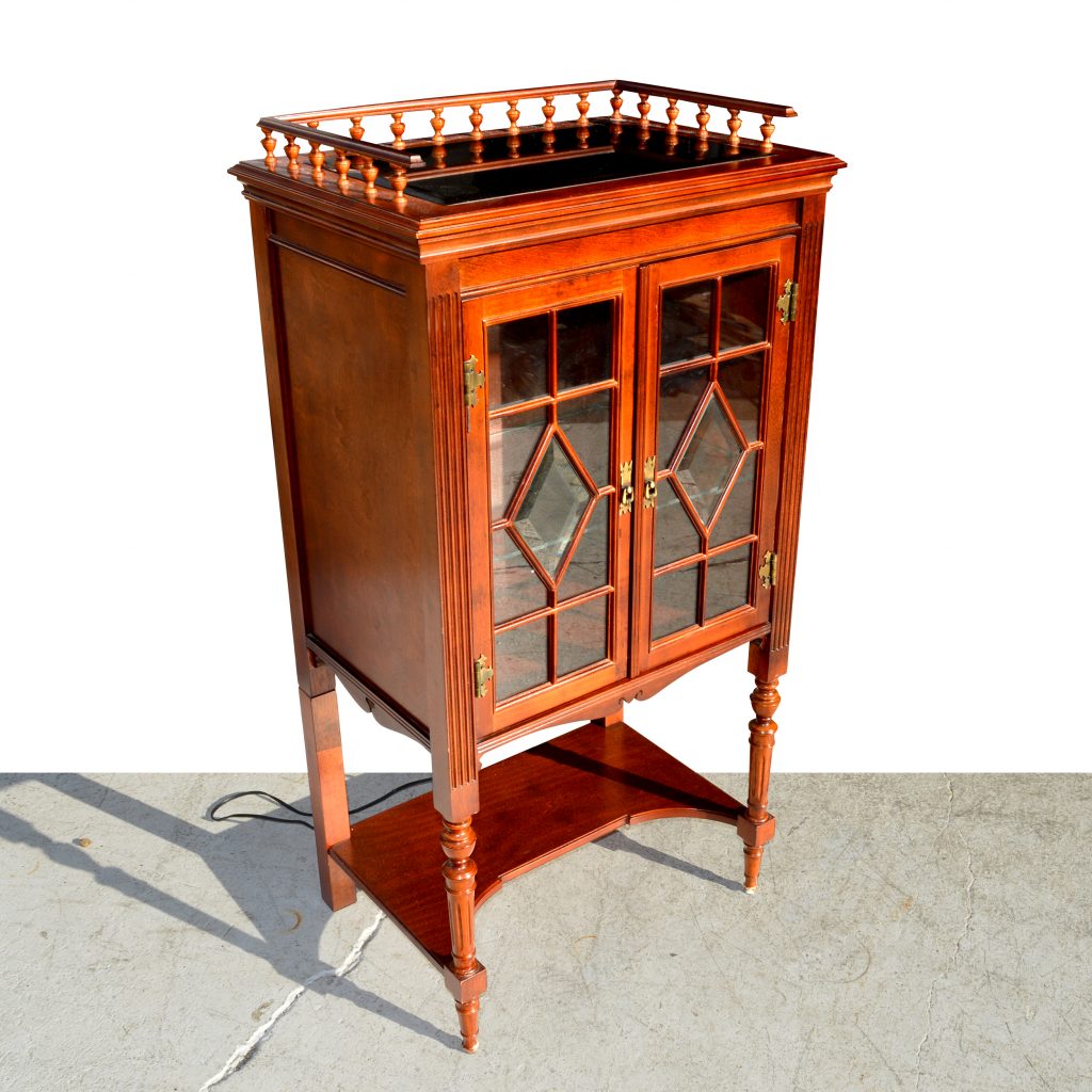 Vintage Dinning / Bar Cabinet with Glass top and Doors (MS10557)