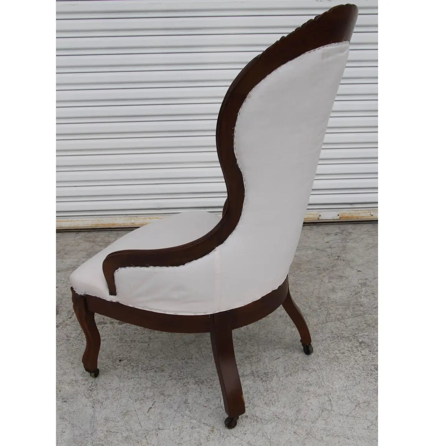 Victorian Style Spoon Back Parlor Lounge Chair