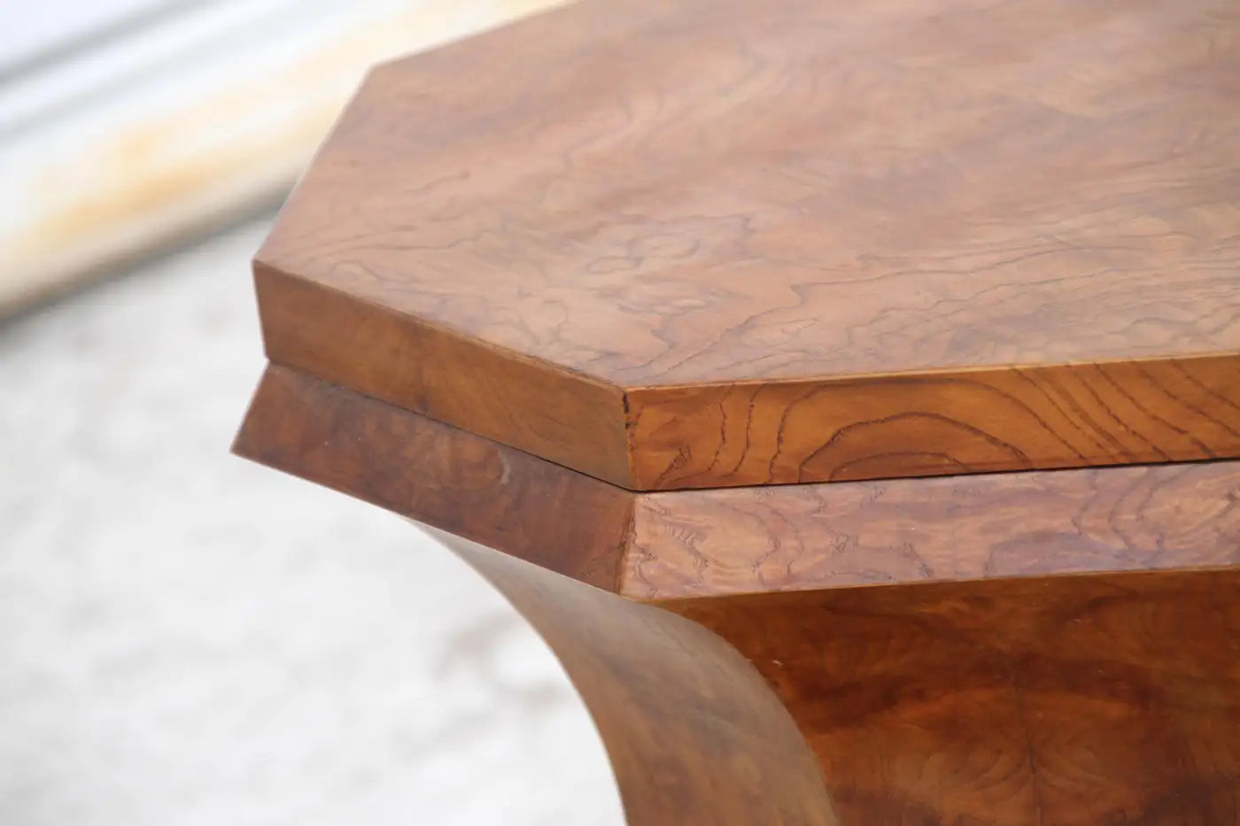 Italian Burl Biedermeier Pedestal Stool