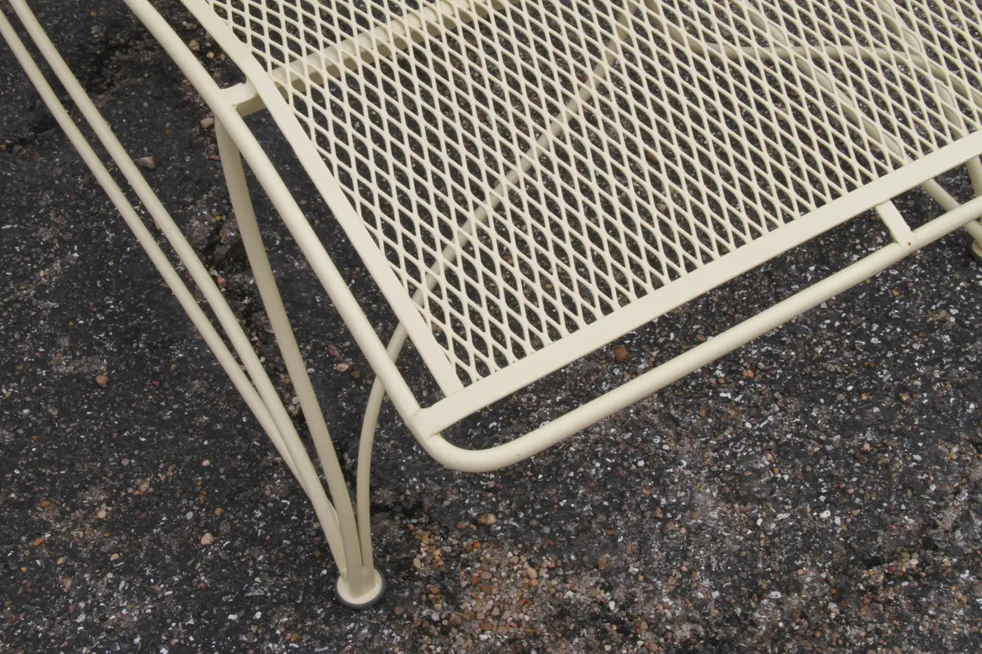 1 Vintage Russell Woodard Patio Chaise