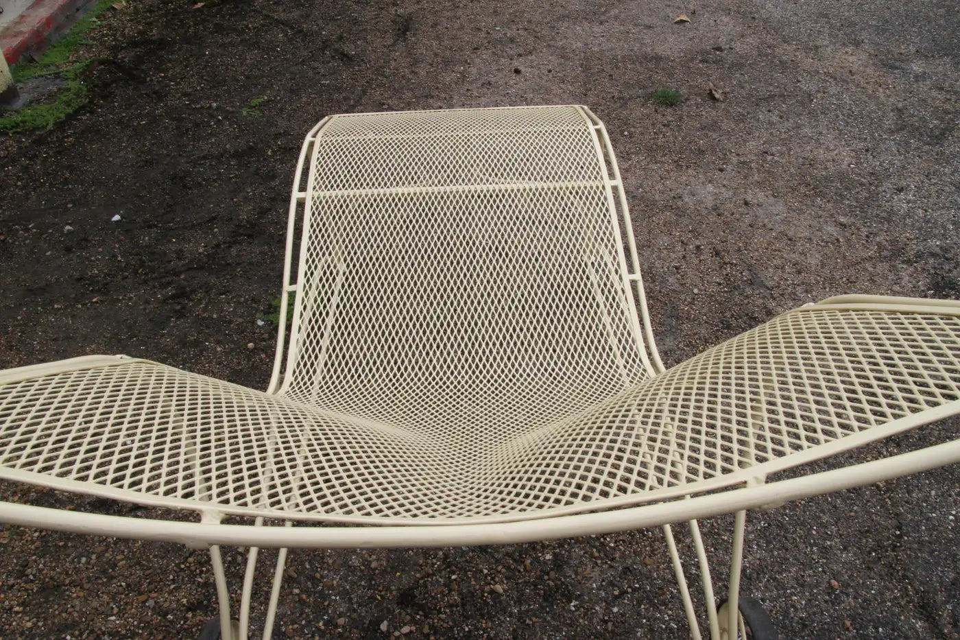 1 Vintage Russell Woodard Patio Chaise