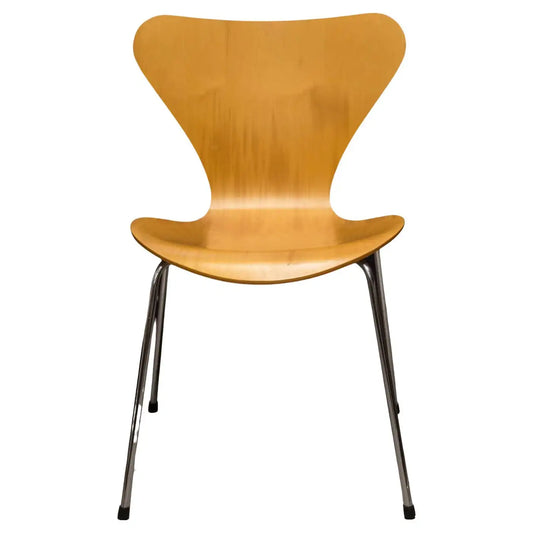 1 Series 7 Chair by Arne Jacobsen for Fritz Hansen Multiple Available