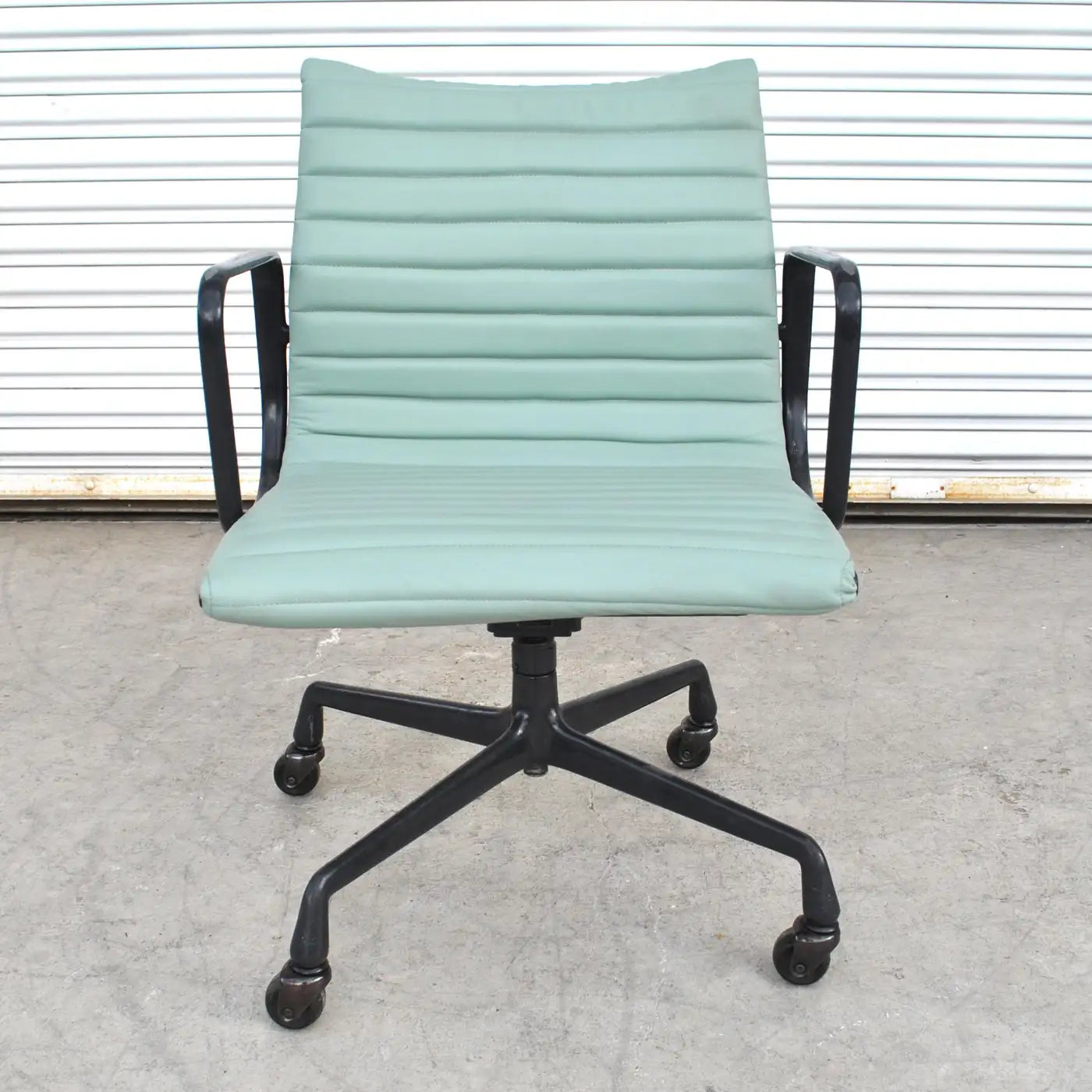 Restored Vintage Eames Aluminum Group Desk Chair