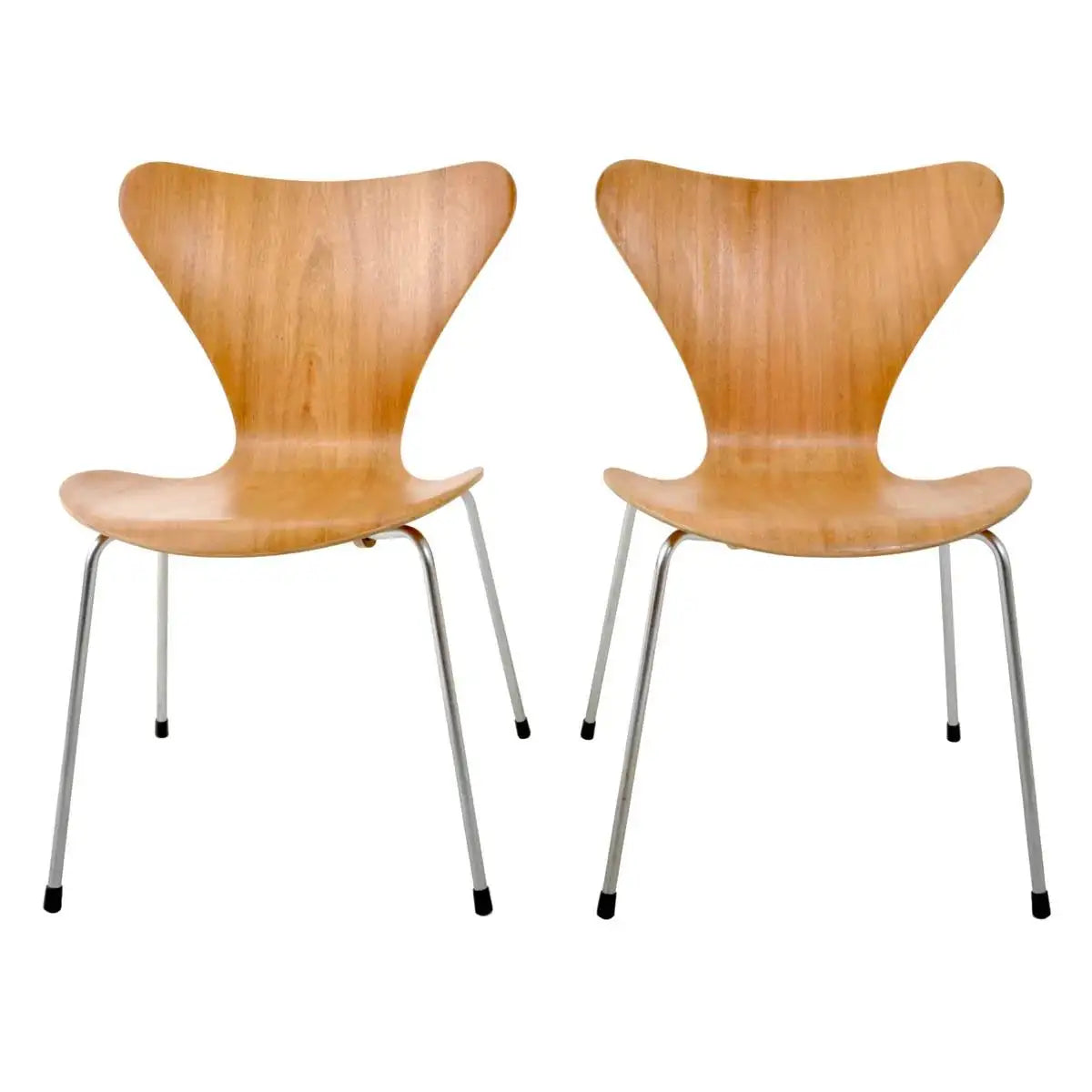 1 Series 7 Chair by Arne Jacobsen for Fritz Hansen Multiple Available