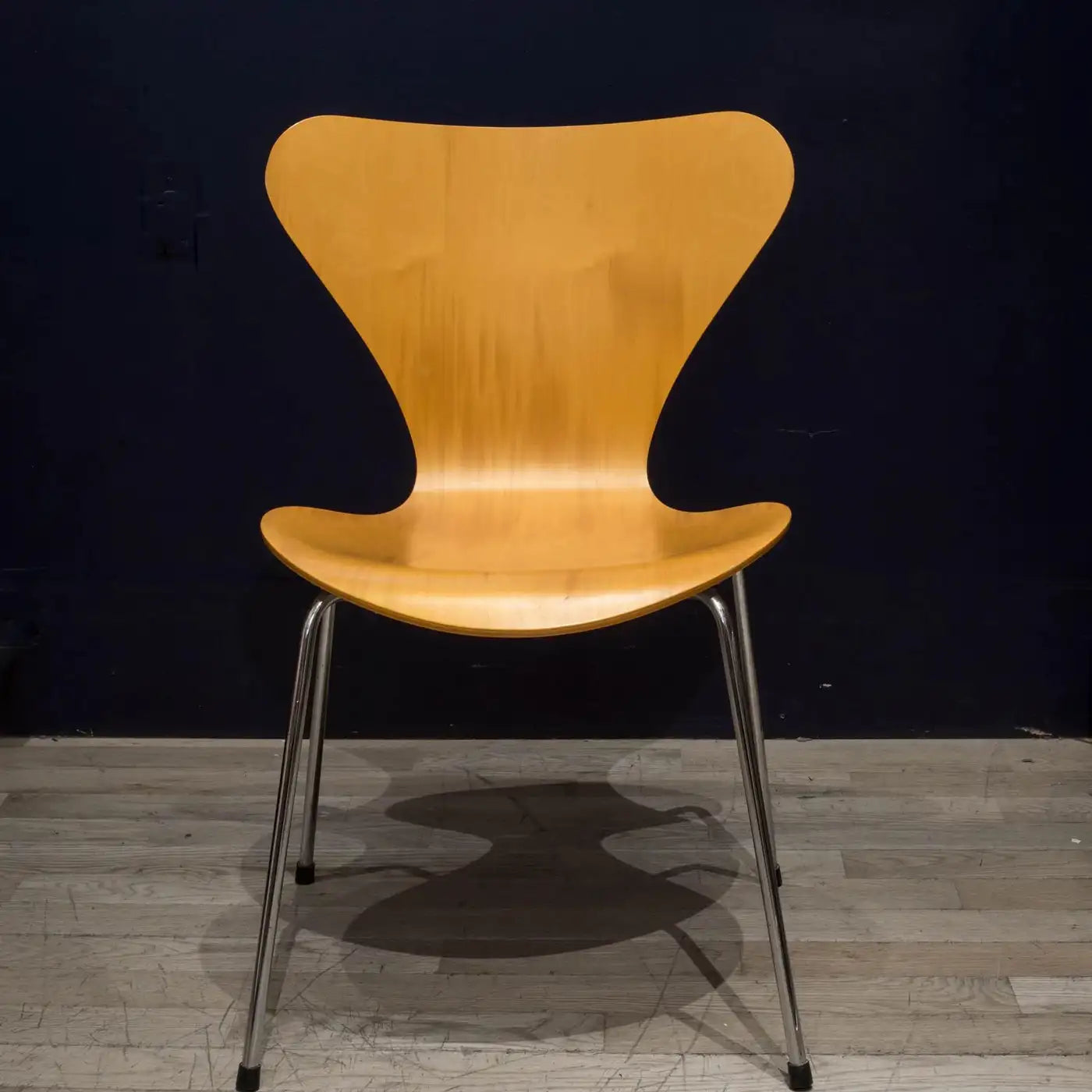 1 Series 7 Chair by Arne Jacobsen for Fritz Hansen Multiple Available