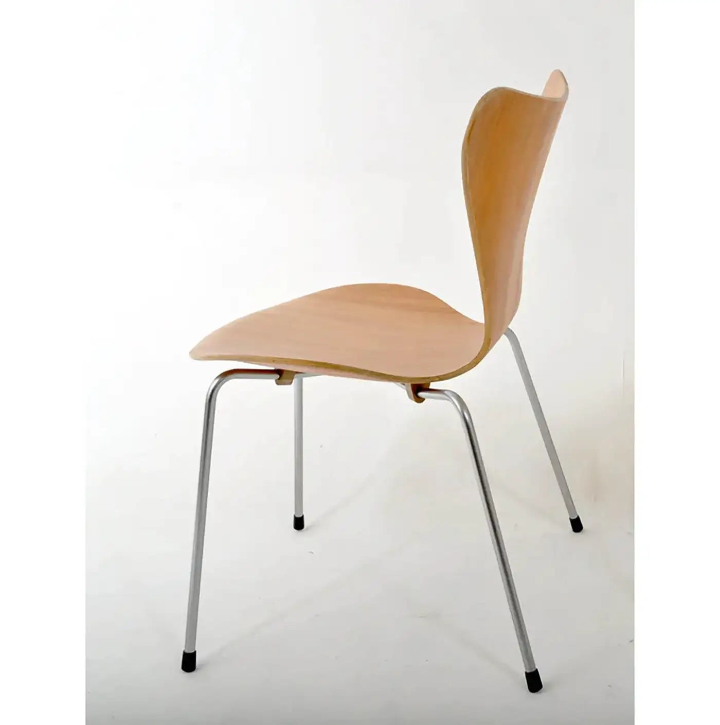 1 Series 7 Chair by Arne Jacobsen for Fritz Hansen Multiple Available